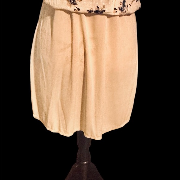 Long Sleeved, lined, open back beautiful floral dress by Dainty Hooligan sz S - Picture 7 of 9